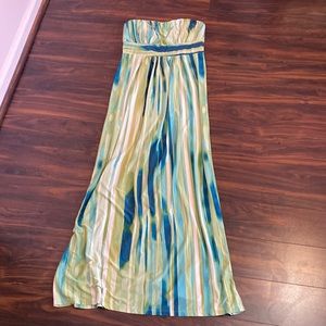 Woman’s Strapless size medium dress